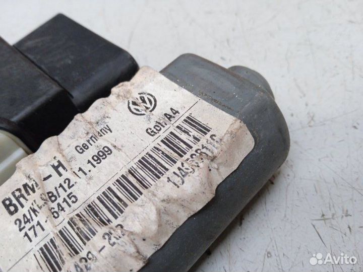 Моторчик стеклоподъемника задний левый Volkswagen