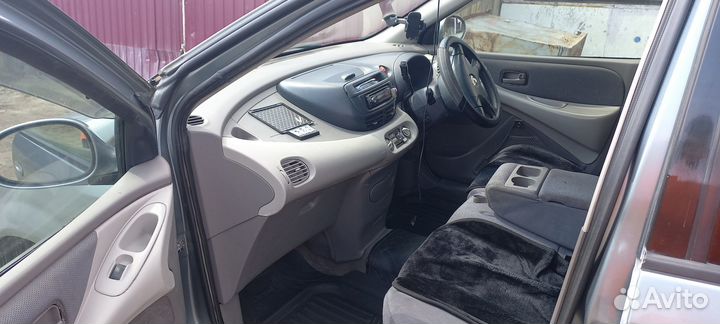 Nissan Tino 1.8 AT, 1999, 386 000 км