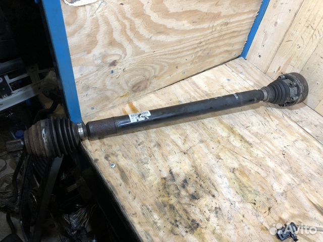 Приводной вал правый VAG 1K0407272CC МКПП