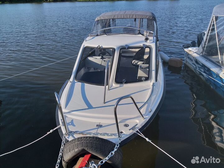 Катер Phoenix 530 HT