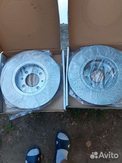 Диски тормозные передние на renault