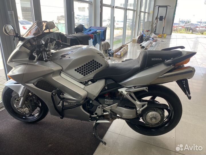 Продам мотоцикл VFR800