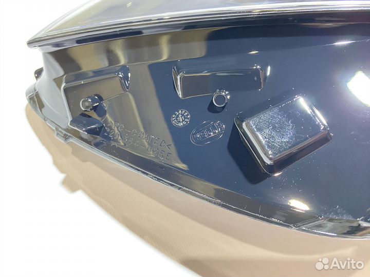 Правое стекло фары Mercedes W118 C118 X118