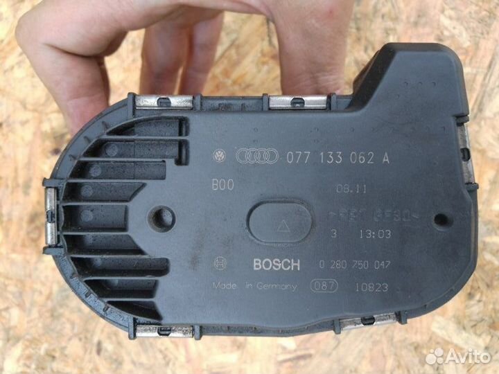 Дроссельная заслонка Audi A8 D4 long 4.2 cdra 2011