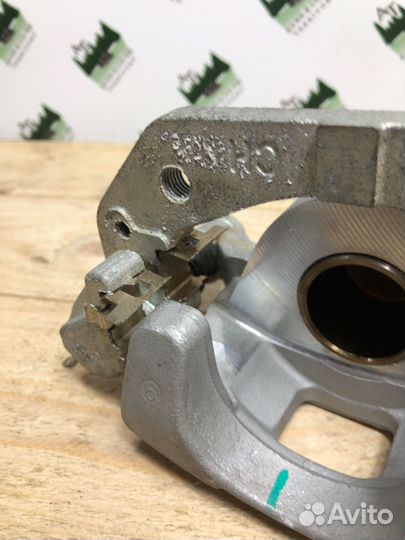 Суппорт тормозной передний левый cf400L