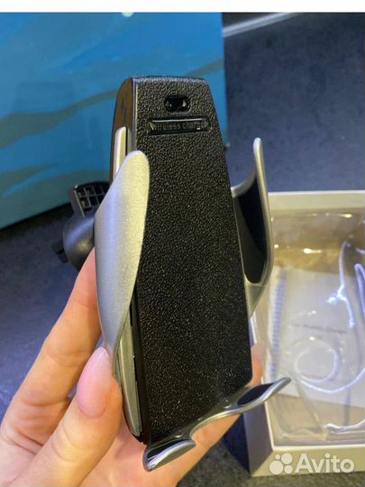 Автомобильный держатель телефона с зарядкой