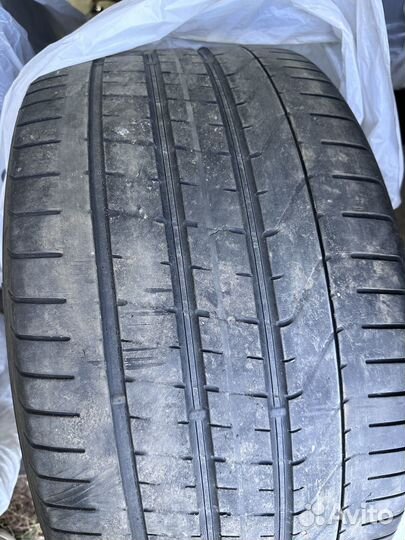 Pirelli P Zero 275/35 R22 и 315/30 R22