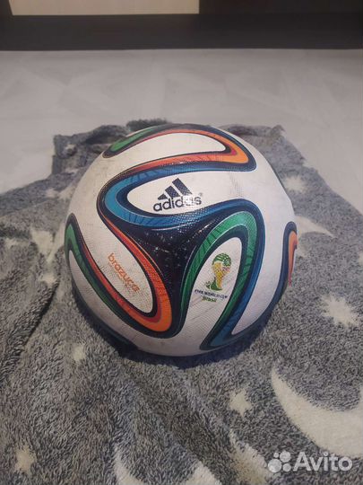 Футбольный мяч adidas