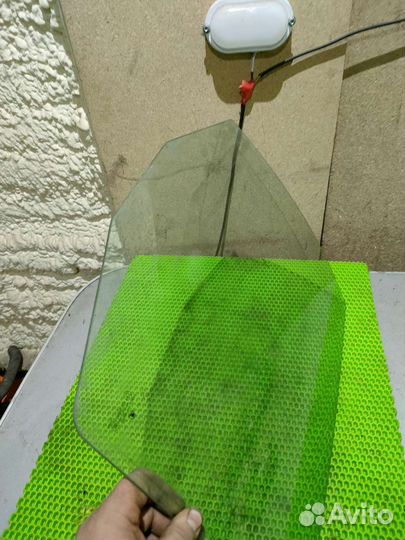 Стекло skoda Octavia tour заднее левое