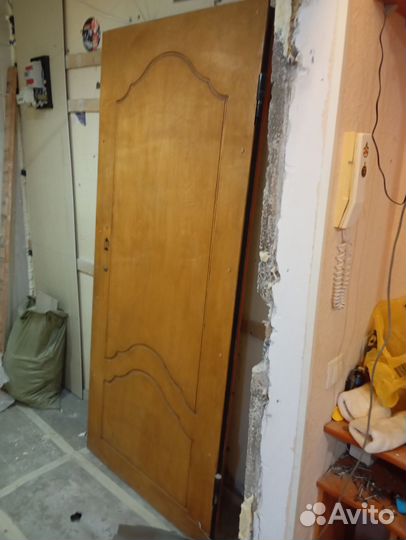 Входная металлическая дверь бу