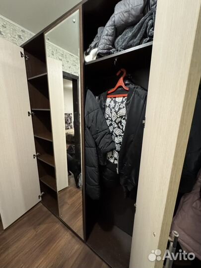 Шкаф в прихожую бу с зеркалом