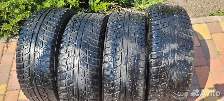 Kumho I'Zen KW22 215/60 R16 88T