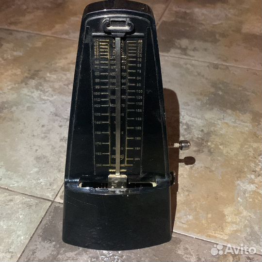 Метроном механический