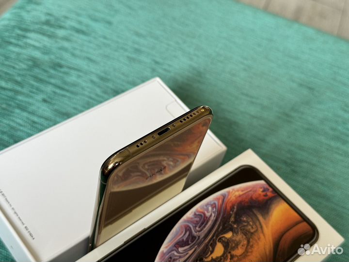 iPhone Xs, 64 ГБ