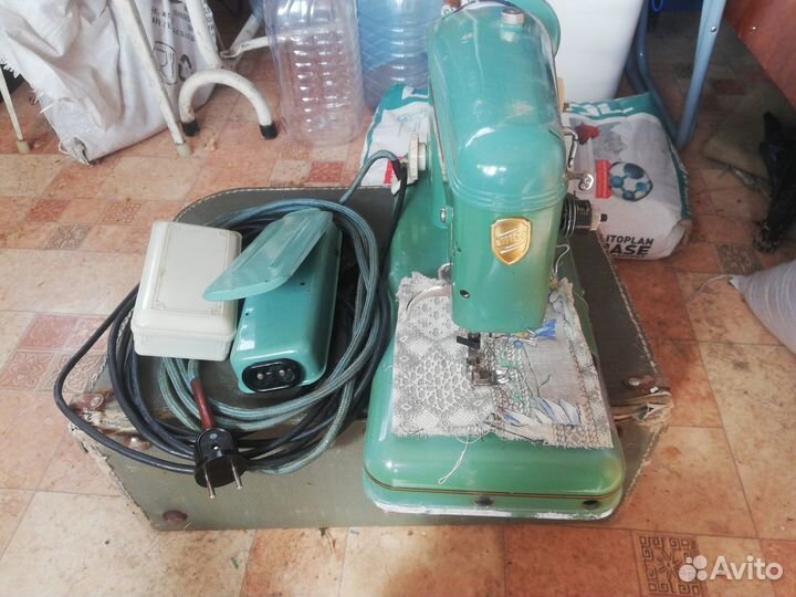 Швейная машинка 