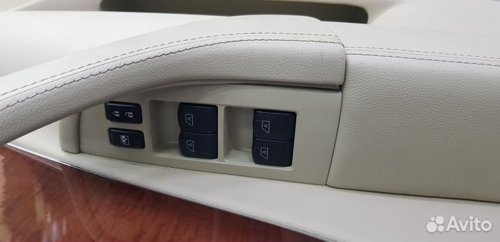 Обшивка левая передня Инфинити QX70 FX35 37 S51