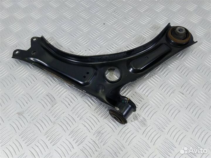 Рычаг передний левый Skoda Superb