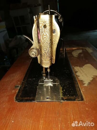 Швейная машинка с ножным приводом