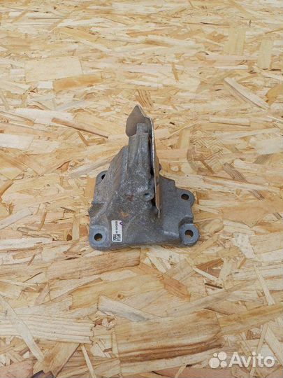 Кронштейн двигателя правый Bmw 3 F30 B48B20A 2018