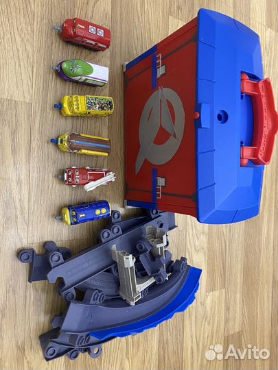 Паровозики чаггингтон, плюс синяя база