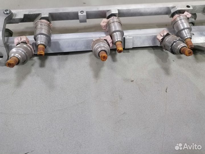 Топливная рампа в сборе Ford Taurus 2 седан 1995