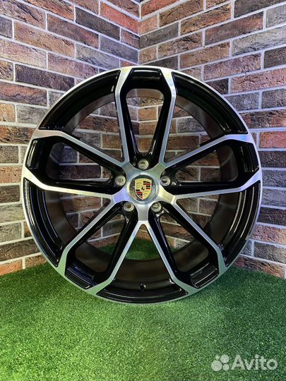 Диски на Porsche Cayenne R22 разноширокие