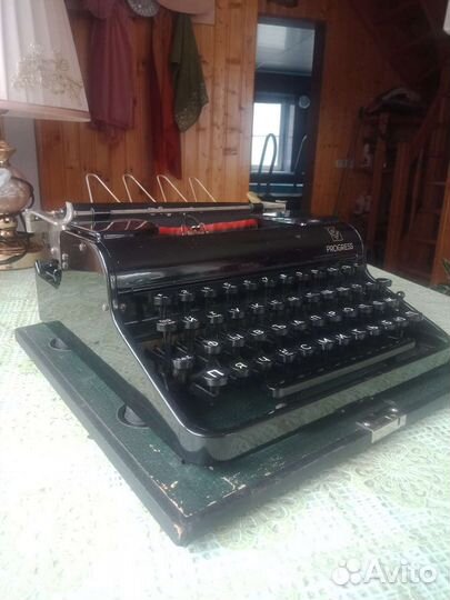 Печатная машинка Olympia Progress