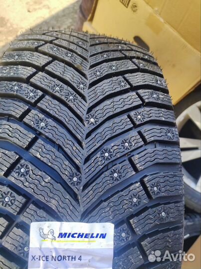 Michelin X-Ice North 4 245/40 R19 98T