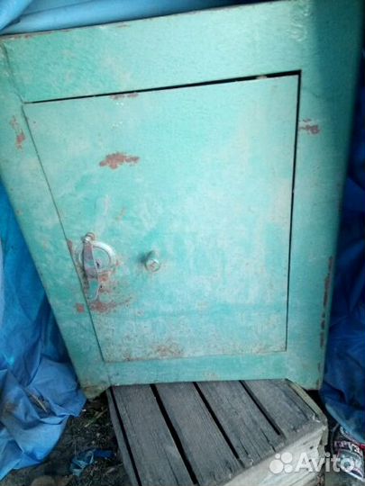 Сейфы разных размеров, Сейф огнеупорный