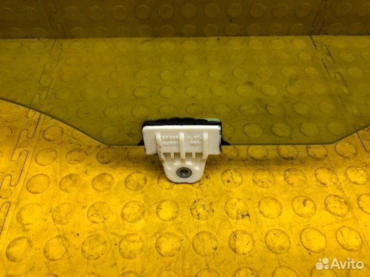 Стекло двери переднее левое Nissan X-Trail T31