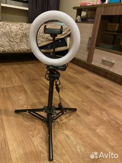 Кольцевая лампа со штативом
