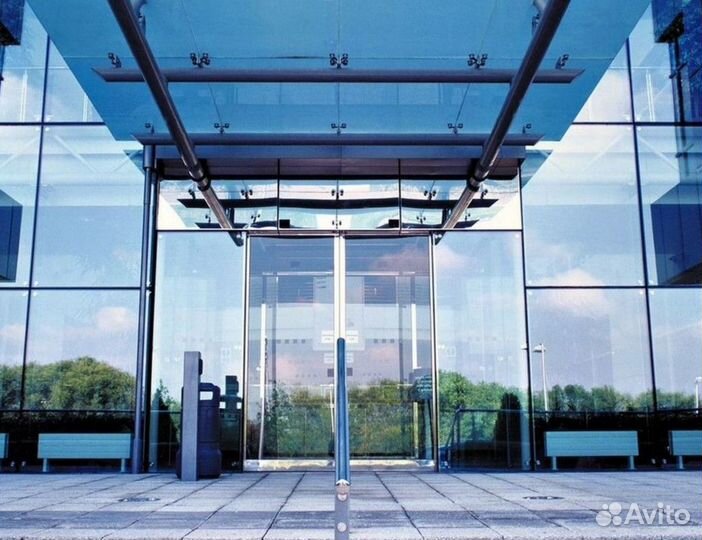 Пластиковая дверь