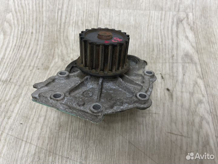 Помпа 2.4 Volvo xc70