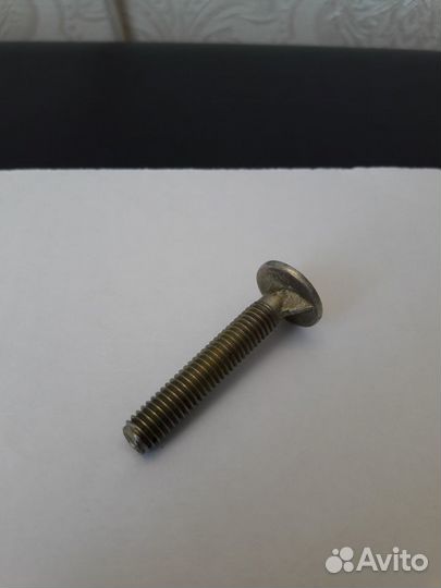 Винт мебельный