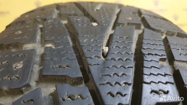 Roadstone Winguard WinSpike SUV 225/60 R17 99T