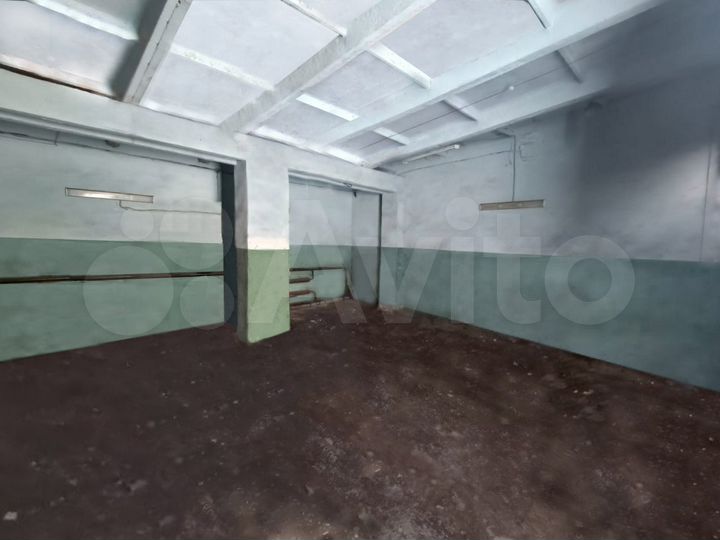 Гараж, > 30 м²