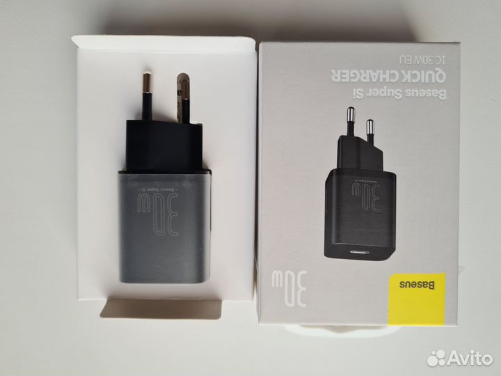 Зарядное устройство для телефона новое
