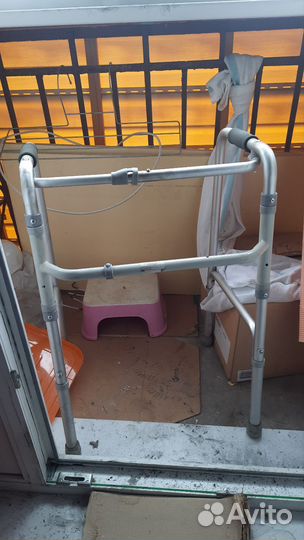 Ходунки для взрослых инвалидов