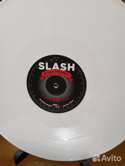 Slash Featuring Myles Kennedy - Apocalyptic Love