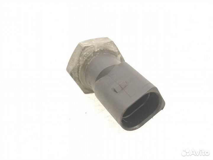 Датчик давления масла двс Volkswagen Passat B6 2.0