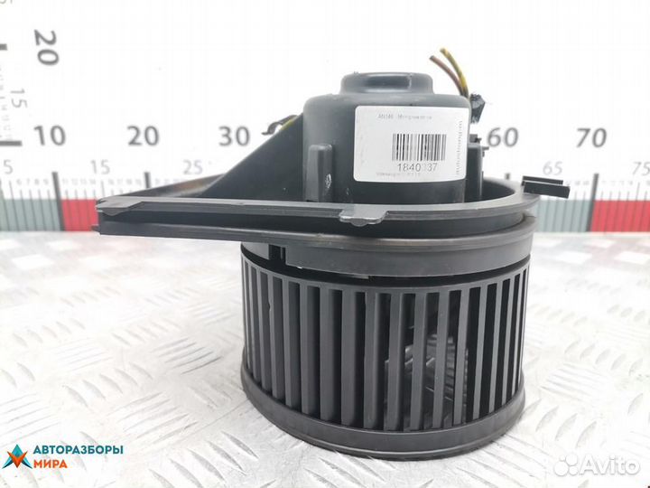 Моторчик печки Volkswagen Golf 3 1998 1J1819021C