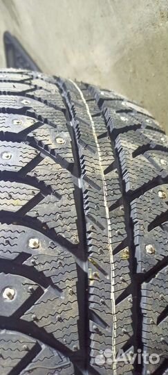 Bridgestone Ice Cruiser 7000S 205/60 R16 92