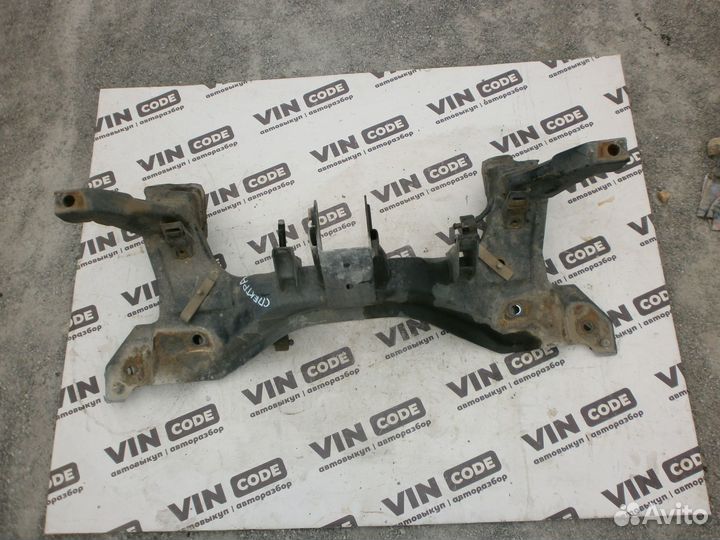 Подрамник передний Киа Спектра