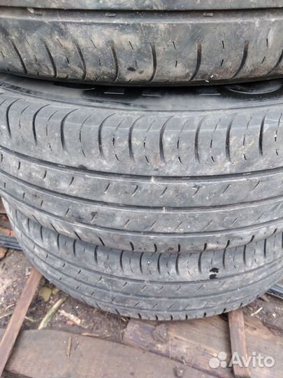 Kumho Ecowing ES01 KH27 205/65 R16 30H