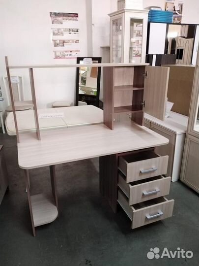 Стол компьютерный №5
