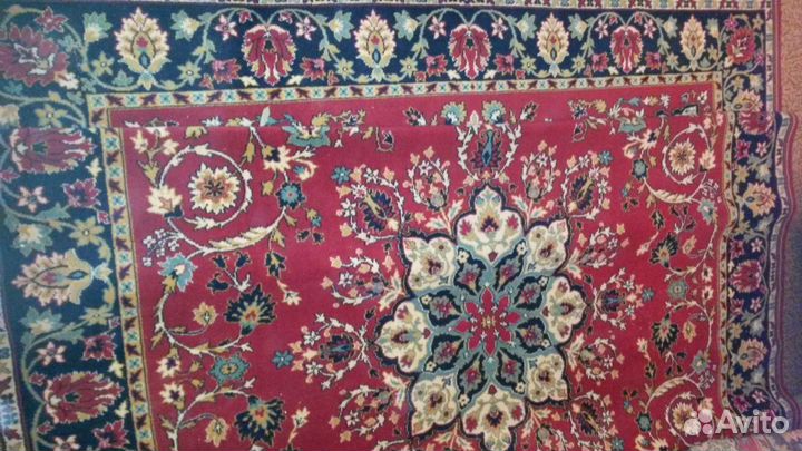 Новый шерстяной ковер