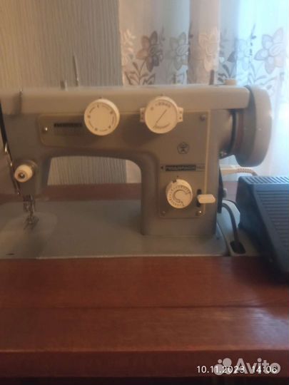 Швейная машина Подольск 142