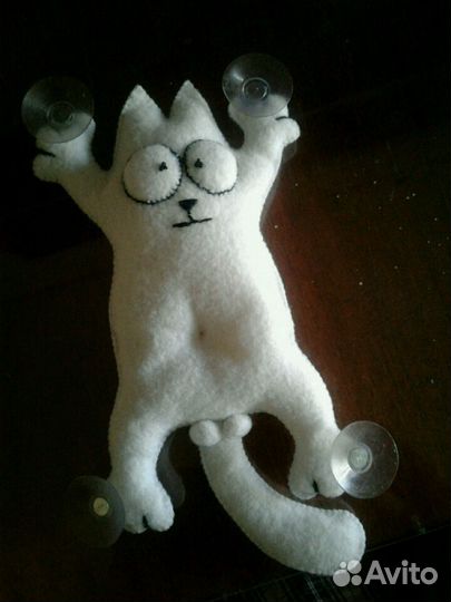 Кот Саймон на присосках