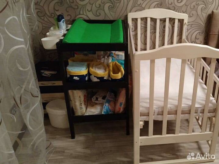 Пеленальный стол IKEA с принадлежностями