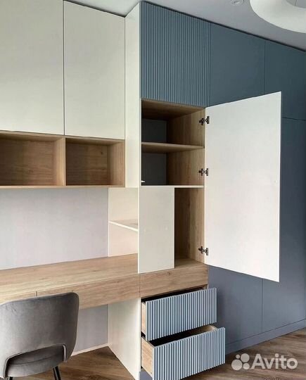 Шкаф распашной с рабочей зоной